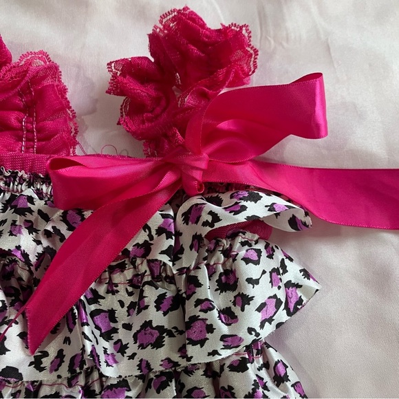 Boutique Pink Leopard Ruffle Romper With Matching Leg Warmers - Picture 4 of 10